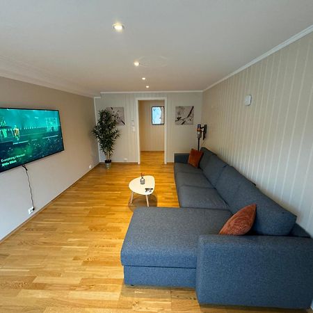 Charming 3-Bedroom Apartment In The Heart Of Kristiansund Exterior foto