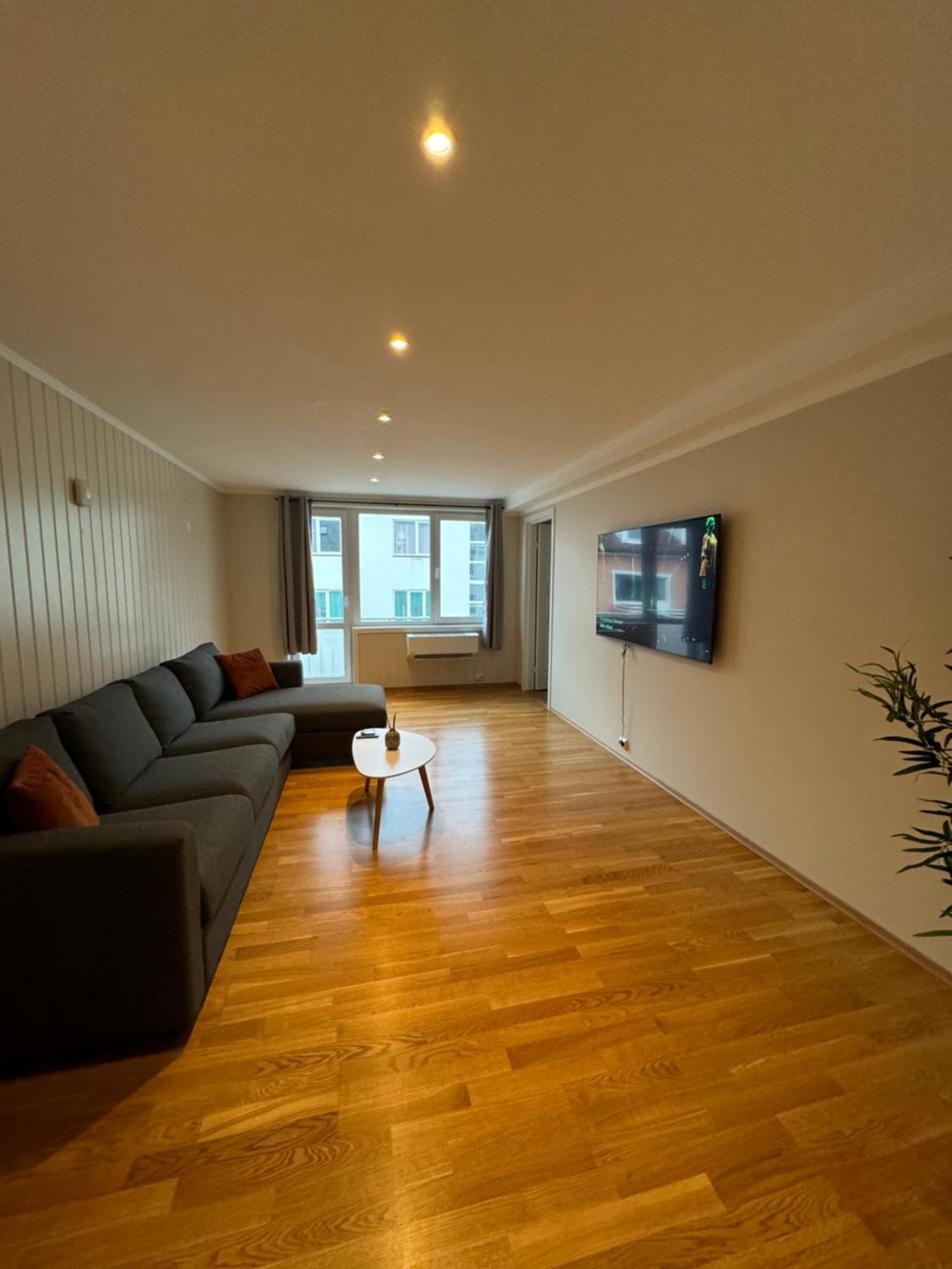 Charming 3-Bedroom Apartment In The Heart Of Kristiansund Exterior foto
