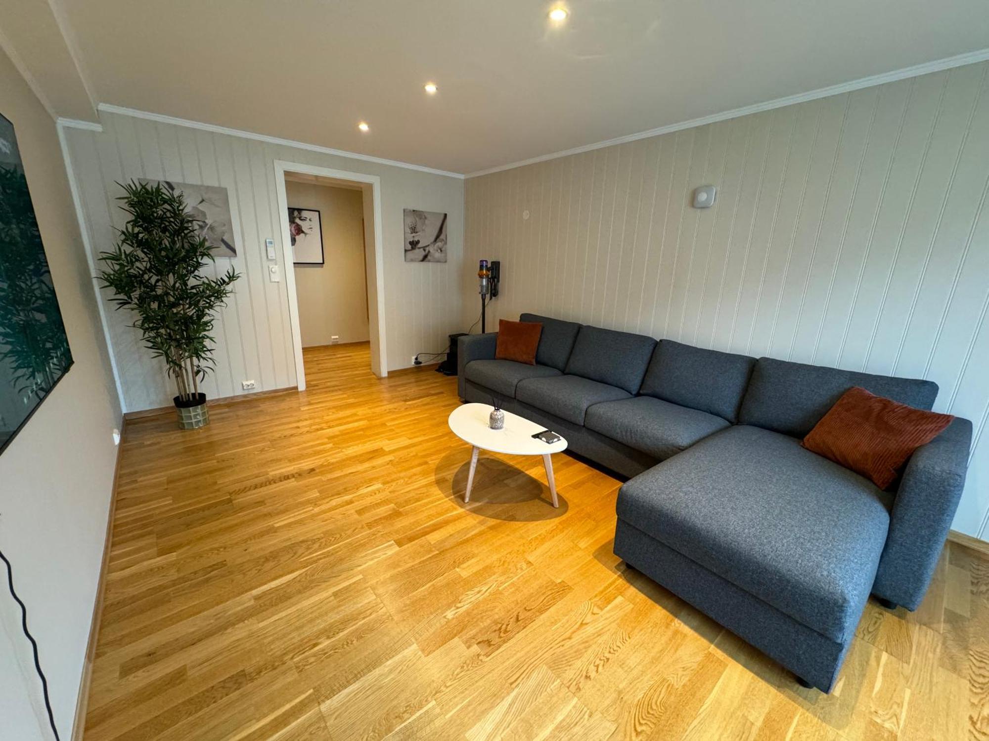 Charming 3-Bedroom Apartment In The Heart Of Kristiansund Exterior foto