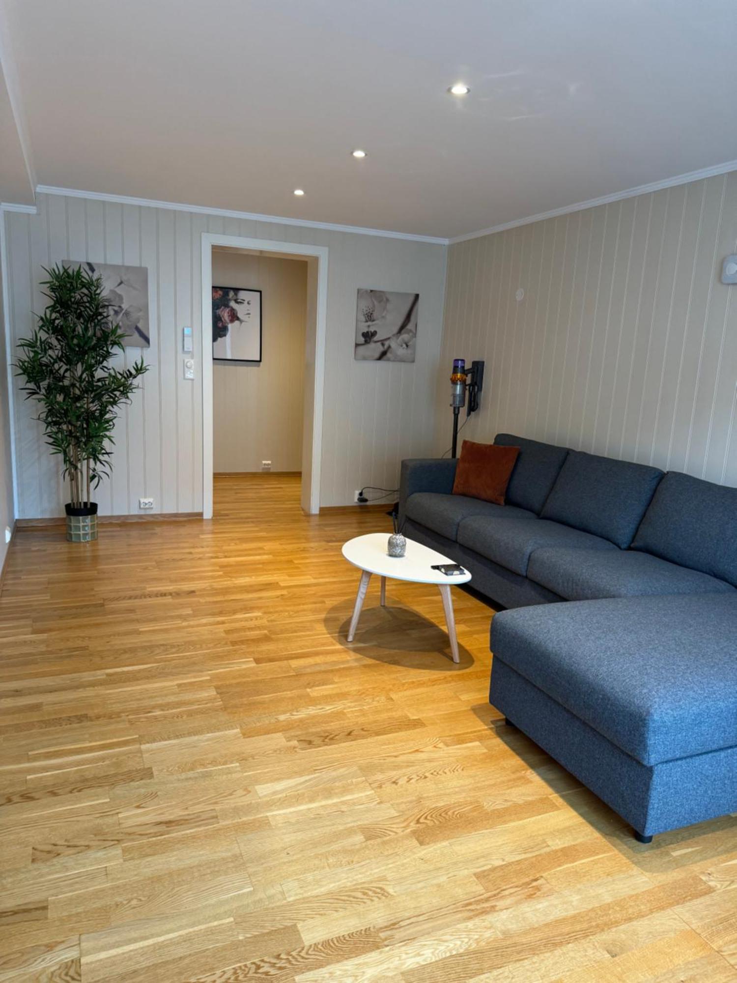 Charming 3-Bedroom Apartment In The Heart Of Kristiansund Exterior foto