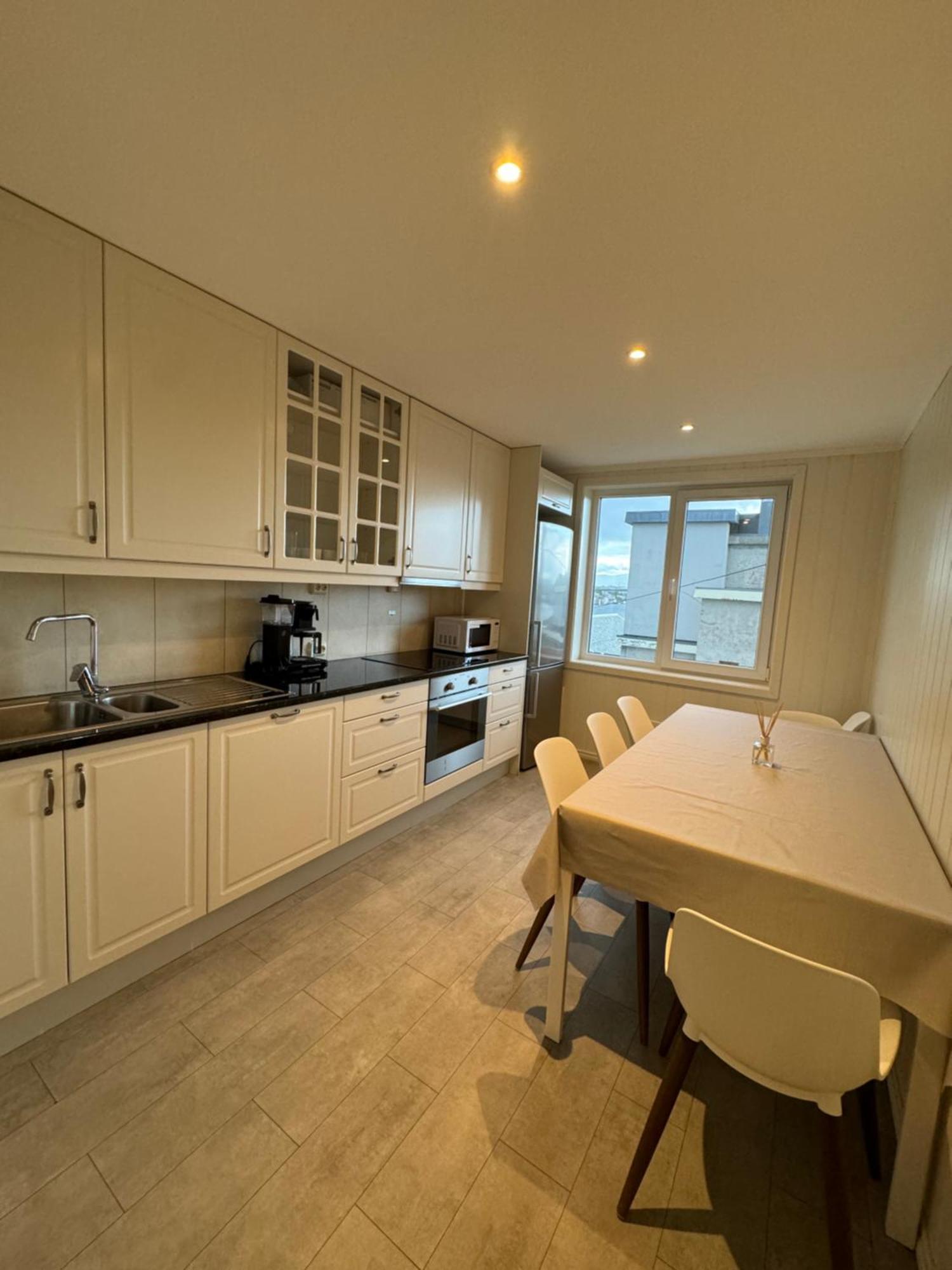 Charming 3-Bedroom Apartment In The Heart Of Kristiansund Exterior foto