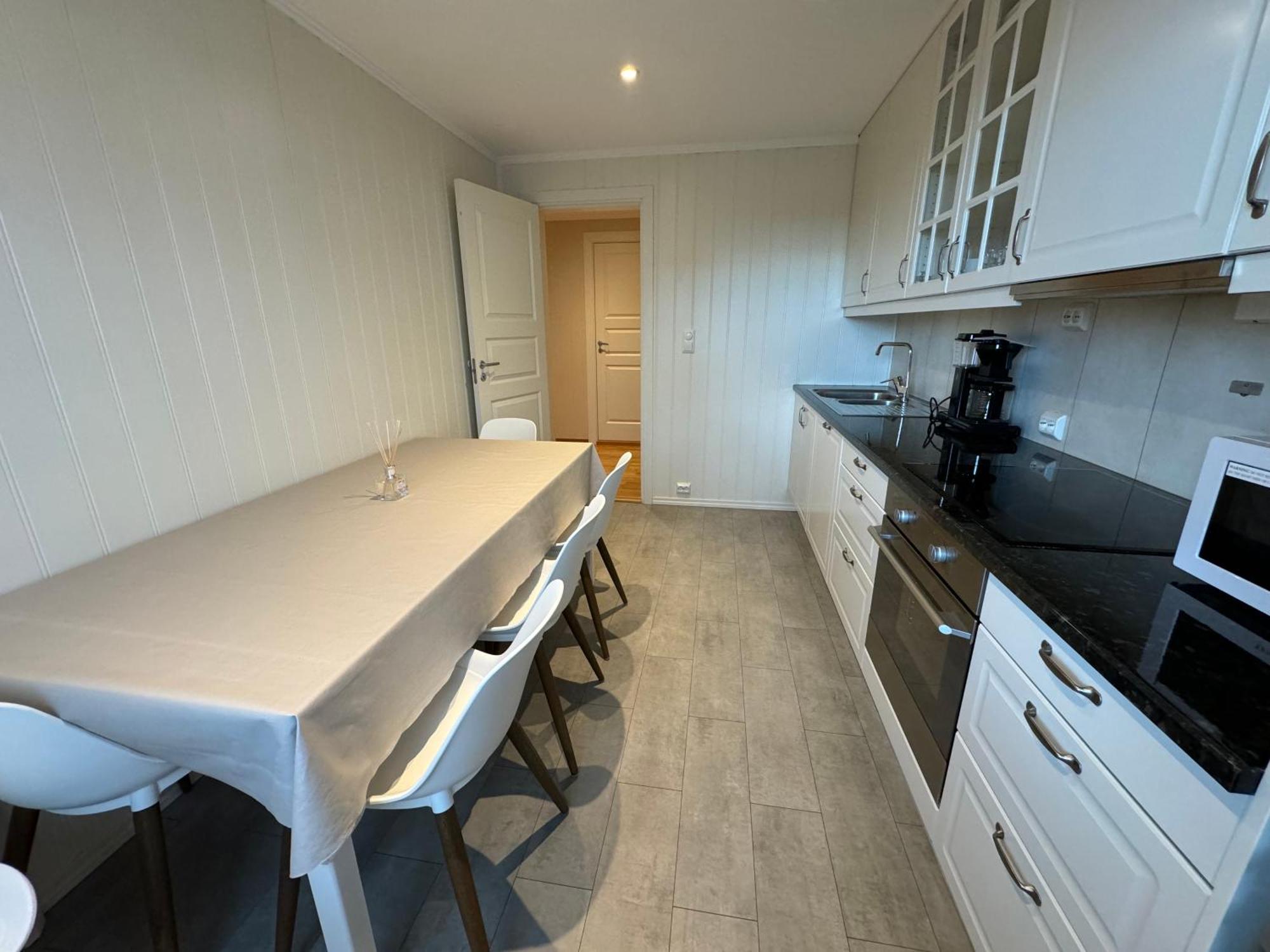 Charming 3-Bedroom Apartment In The Heart Of Kristiansund Exterior foto