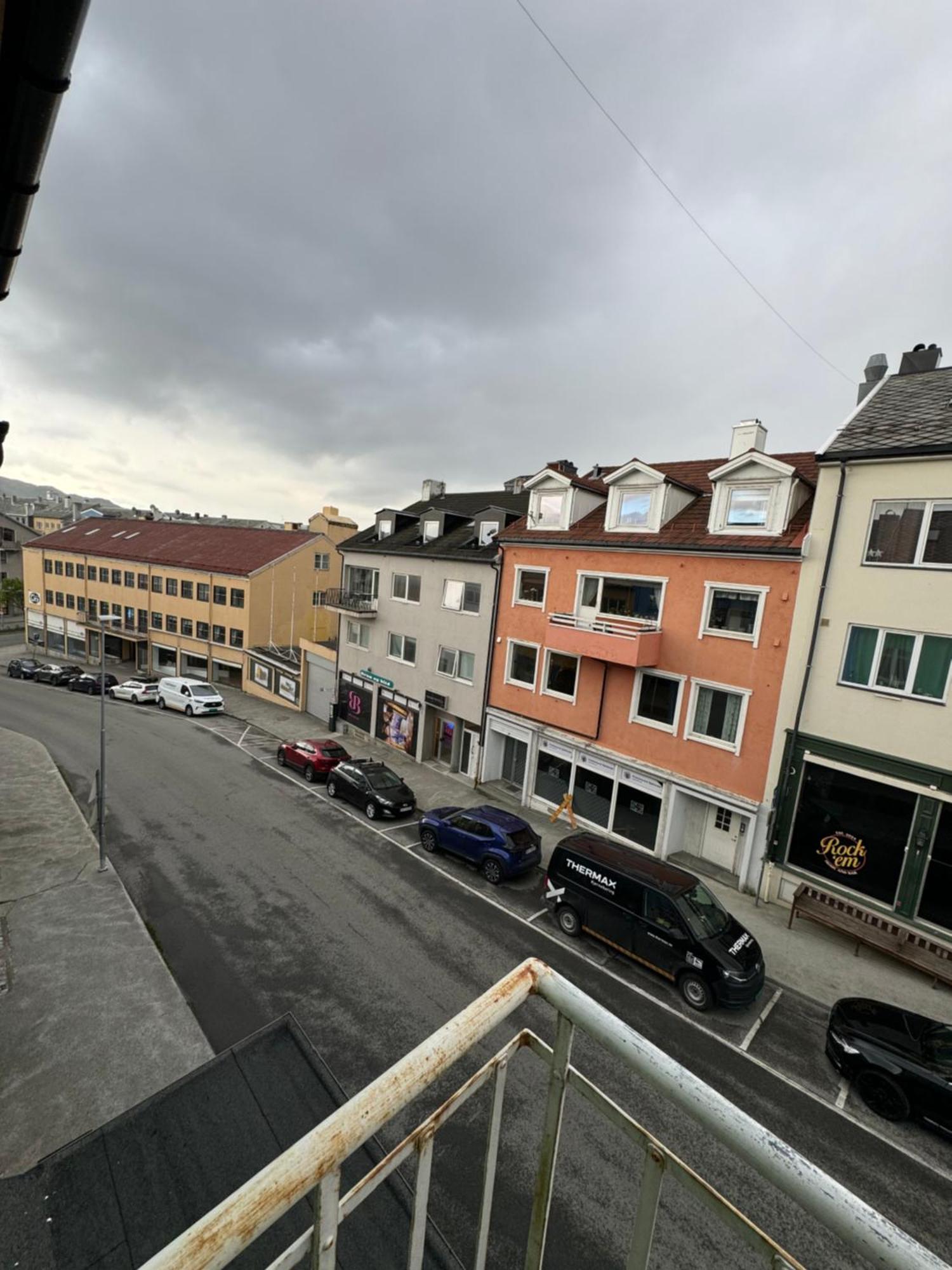 Charming 3-Bedroom Apartment In The Heart Of Kristiansund Exterior foto